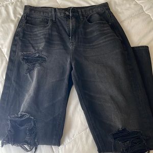 American Eagle 90’s Boyfriend Jeans